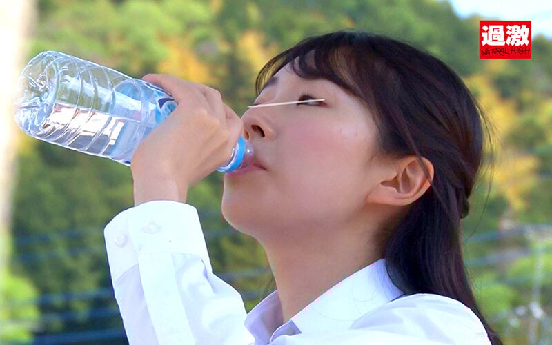 クスリを飲まされ女体炎上!人目も気にせず全裸オナニーでイキ漏らす野外アクメ女 黒髪清楚J○