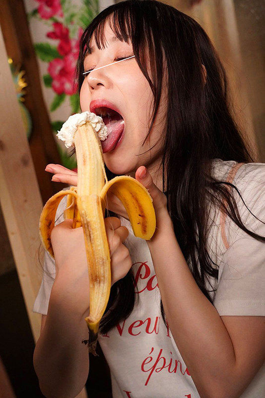 羞恥！彼氏連れ素人娘をマシンバイブでこっそり攻めまくれ！20素人VSマシンバイブ 激安居酒屋にマジックミラー特設スタジオを設置夏を楽しむ美肌露出多めの奔放な女子大生に中出し！！編