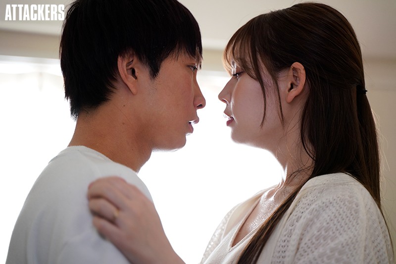 欲求不満な人妻と真昼間から汗だくになってヤリまくる。 明里つむぎ