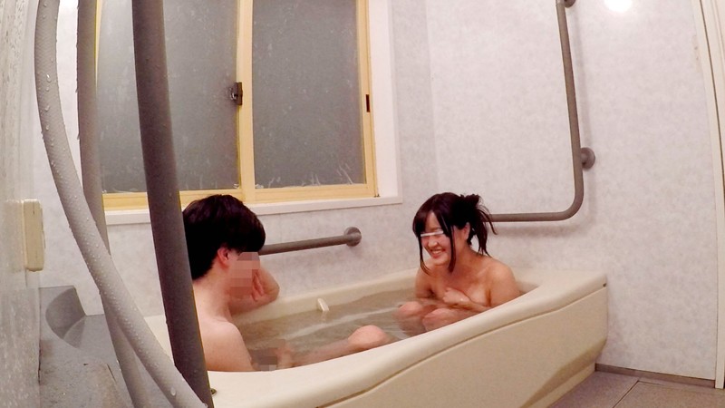 一般男女モニタリングAV 大学生限定 姉弟の絆を試すドキドキお泊りミッションここに開催!女子大生の姉はバイ○グラ100mgを飲んだ弟と一晩同じ部屋で過ごしたら近親相姦してしまうのか!?軽はずみに飲んでしまったバイ○グラで弟のチ○ポはバッキバキに勃ちっぱなし!理性…