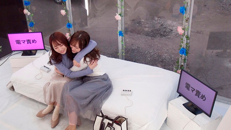 MM号特別編 仲良しAV女優2人組が「心を合わせて脱出ゲーム」に挑戦!キス/おっぱい揉み/電マ/フェラ/中出しセックスから一つを選んで2人の選択がピッタリ合ったら見事脱出!失敗したら選んでしまったHな罰ゲーム! 恥じらいつつも最後は2人仲良く中出しセックス…