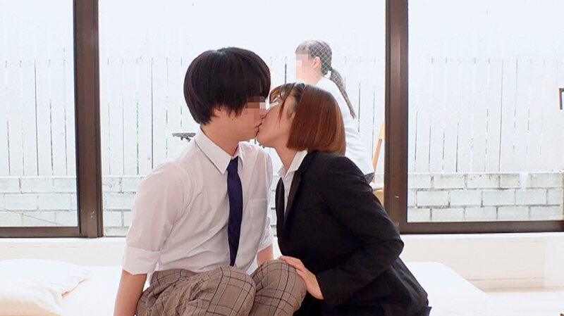 一般男女モニタリングAV 三者面談でセックスしちゃった担任の先生と生徒のその後まで追跡スペシャル マジックミラーの向こうには保護者である母親!巨乳女教師が童貞の教え子を優しい騎乗位で筆おろし中出し!!…した後日談:生徒思いの先生が禁断のセックスにドハマりして…