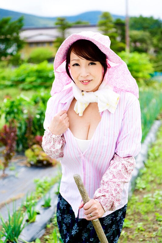 日本熟エロまん遊記 畑仕事で精を出したので精を補充してくれと頼まれて 8時間