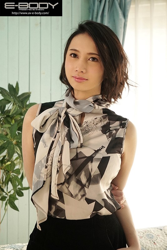 新人’元アクション女優’鍛え抜かれた美ボディ人妻SEX解禁E-BODY専属デビュー 東城ななせ