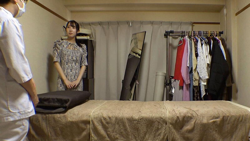 媚薬オイルマッサージ 痴●盗撮&中出し素人娘VOL.49 超強力媚薬を配合したマッサージオイルを施術中に知らずに塗りこまれたオンナは、身体の火照りに驚き、チ○ポを欲しがる自分に戸惑い、垂れ出したマン汁に恥ずかしがりながらも生ハメ中出しまで欲してしまう!