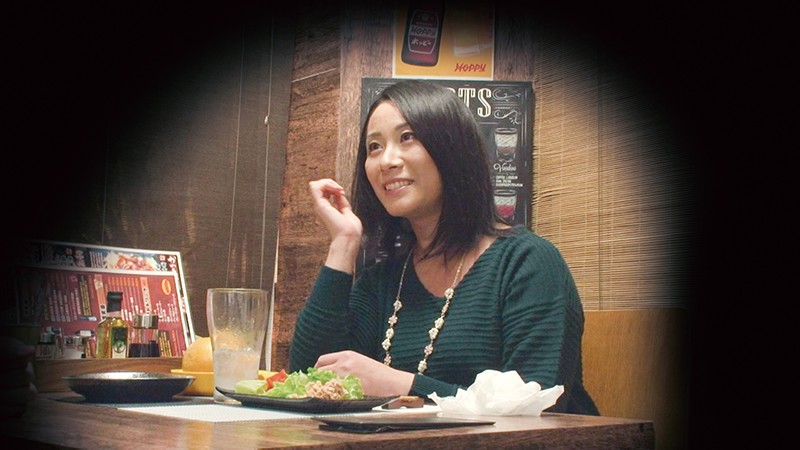 「居酒屋でお一人様熟女をナンパしたら…」ほろ酔い美人妻お持ち帰り 即ズボ要請につき、即日ゴム無し中出しSEX 40人8時間