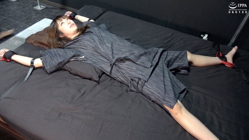 「仰向け＆うつ伏せで四肢拘束！ 動けない甚平姿のお姉さんに容赦無いくすぐりを！」 わかしラボVol.025- 5 加賀美さら