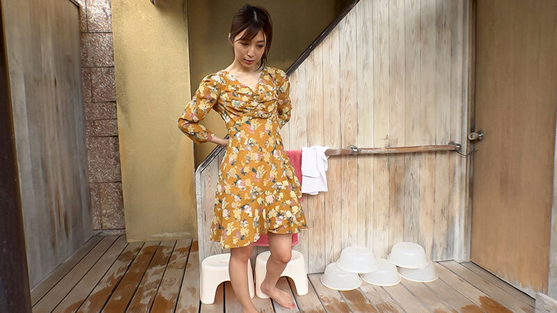 中出し露天温泉 下品にイキまくるチ○ポ大好きスレンダーお姉さん