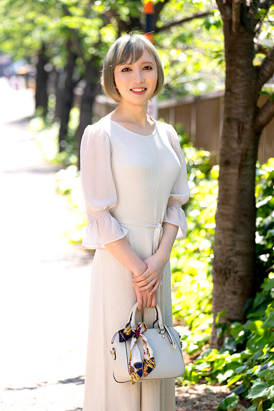 ナンパして連れ込んだら、デカチンの持ち主のニューハーフでした…。星野亜美