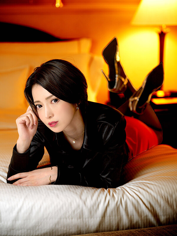 完全着衣 絶世のスレンダー美女と擦りすぎの熱暴フェチSEX！ 君島みお