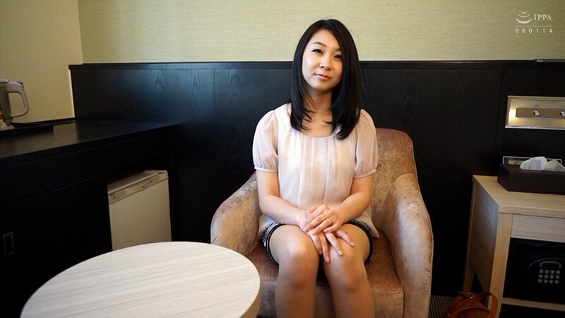 結婚2年目の奥さんは最近旦那さんに相手にされず…ほぼ毎日セフレと不倫を繰り返すエッチに目覚めた奥さんの感度は最高！