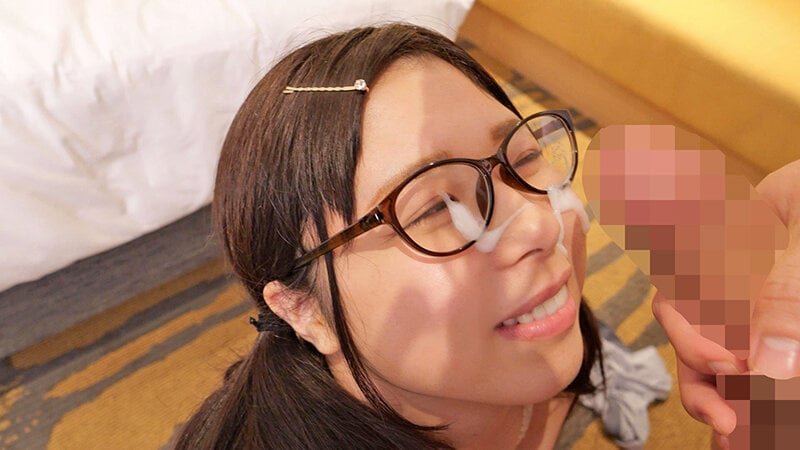 意識しすぎて男性に話しかけられない…でも、えっちなコトには興味津々！21歳の大学生処女喪失