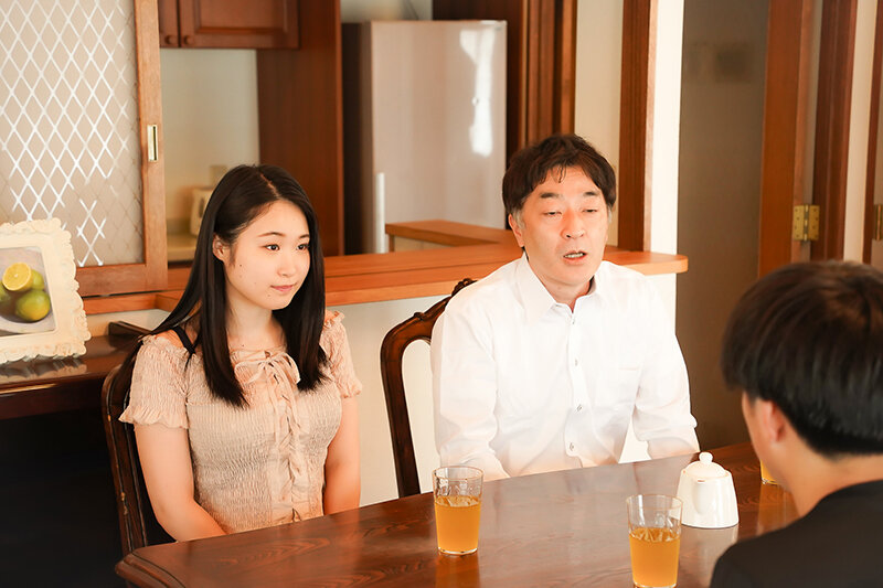 義理の息子に繰り返しレ●プされ完全服従してしまった継母 中条りの
