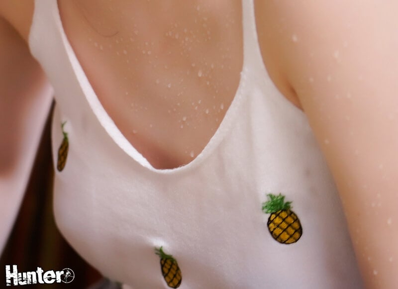 夏休みの姪っ子たちの汗だく半裸乳首にフル勃起！「叔父さん乳首いっぱいイジってあげるね」姪っ子たちの小悪魔ビッチな乳首責めに何度も射精して…