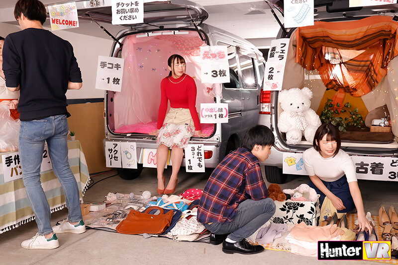 【VR】 平日昼間限定!!夫が仕事中に若奥様達がガレージに集まって古着屋やアクセサリー以外にスケべな行為も販売しているエッチな裏バザー