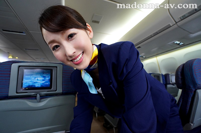 【VR】初VR!!桜樹玲奈 現役人妻CAがエコノミーの僕を極上プレミアムサービスでもてなしてくれるVR