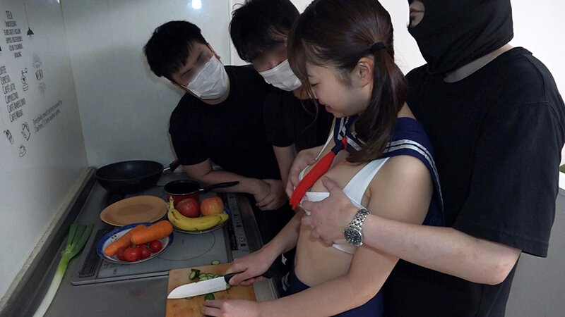 話題の顔出しNG爆乳料理チューバー 初めてのファン感謝ヌキ射祭☆流出映像 ラム（Hカップ/女子大生）