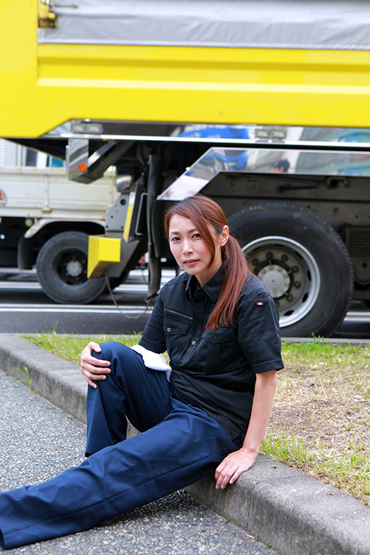 実は美人が多い女性トラック運転手を性感マッサージでとことんイカせてみた4時間SP