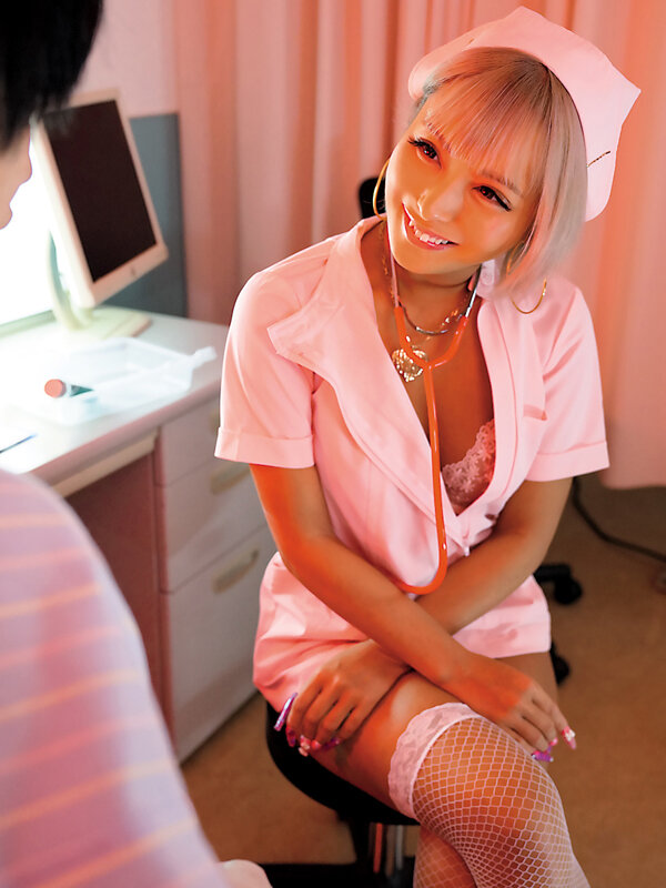 「めっちゃ勃ってんじゃんウケるw」ドスケベギャル看護師に朝から晩までチ○ポ弄られっぱなしの入院生活 蘭華