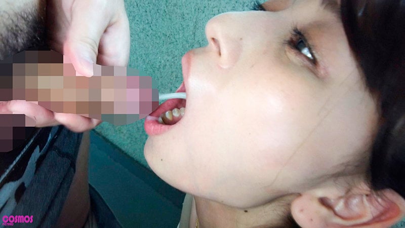 都会のド真ん中でザーメン溜め飲み羞恥ごっくん