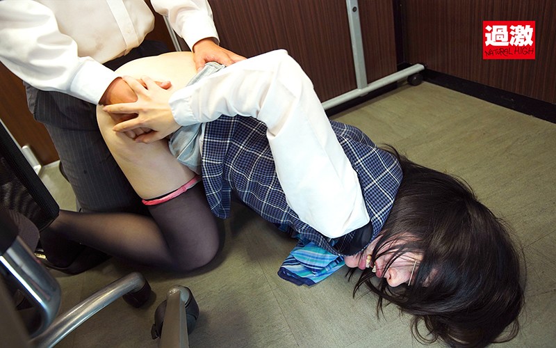 媚薬チ○ポを即ハメされ仕事中にもかかわらず絶頂が止まらないタイトスカート美尻OL