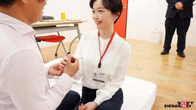 大学から芸術系を専攻し某制作会社から転職してきたクールビューティ―でその上むっつりな社内デザイナー デザイン部中途入社3年目 倉田優希 AV出演!