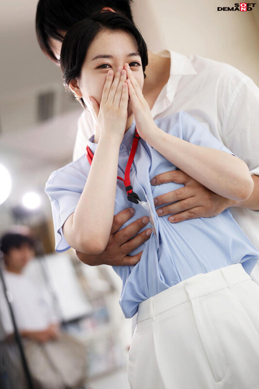 大学から芸術系を専攻し某制作会社から転職してきたクールビューティ―でその上むっつりな社内デザイナー デザイン部中途入社3年目 倉田優希 AV出演!