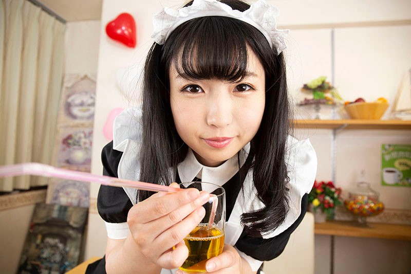 【VR】脱糞メイドカフェ まこのケツ穴ひり出しマスカットロパフェはいかがですか? 前多まこ
