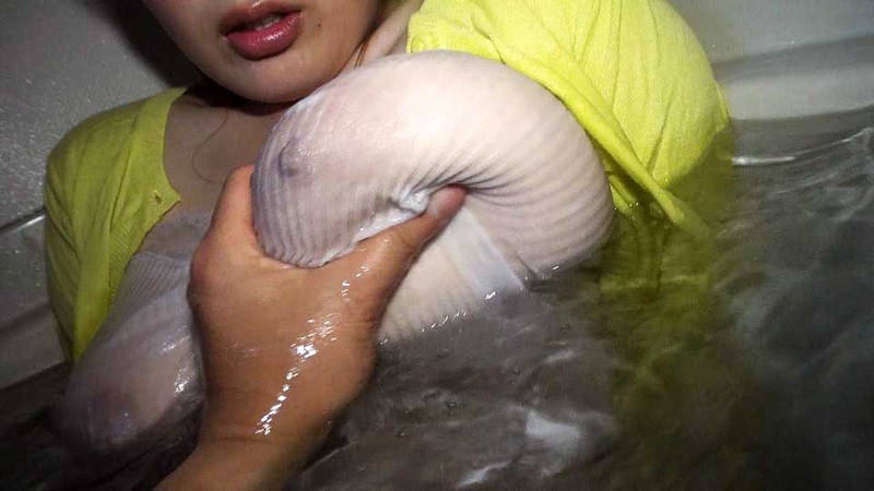 奇跡のIカップ神乳美妻