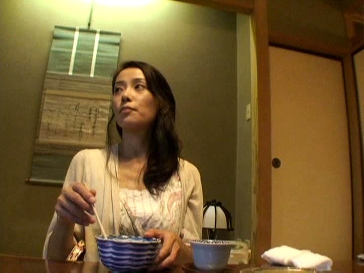 人妻湯恋旅行 031
