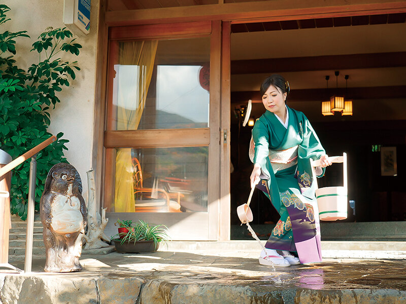 官能ドラマ劇場 ある温泉旅館であった綺麗な女将さんとの卑猥な出来事