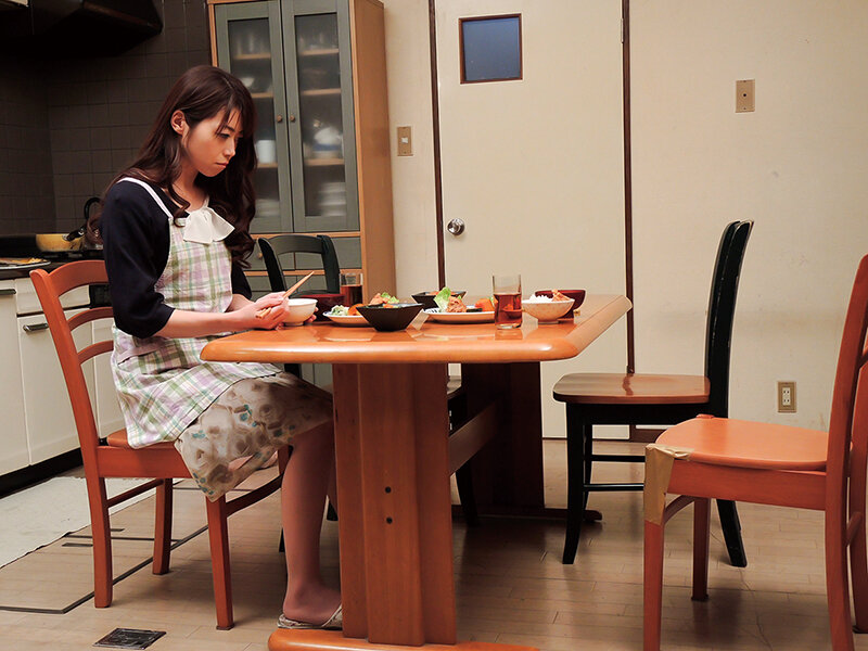 団地妻 旦那の居ない昼下がりの情事