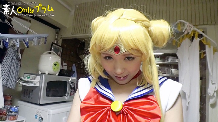 (羞恥)ババコス!(BBA)色白で脱がせたらムチムチ過ぎて卑猥な主婦をセーラ●ム●ンにして辱めてみた件(中田氏) 観月やよい