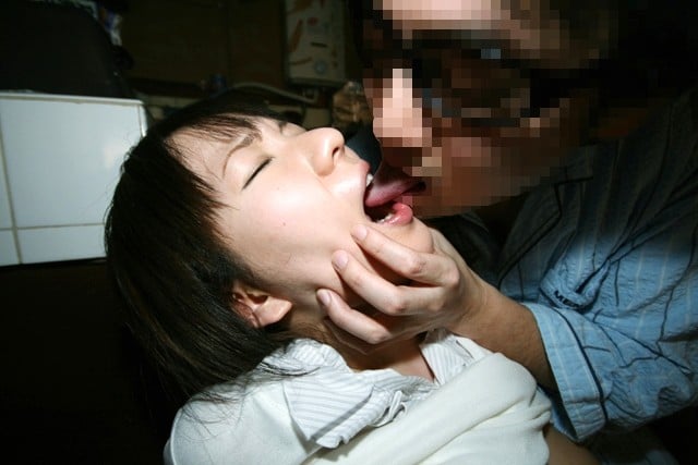 素人四畳半生中出し 42