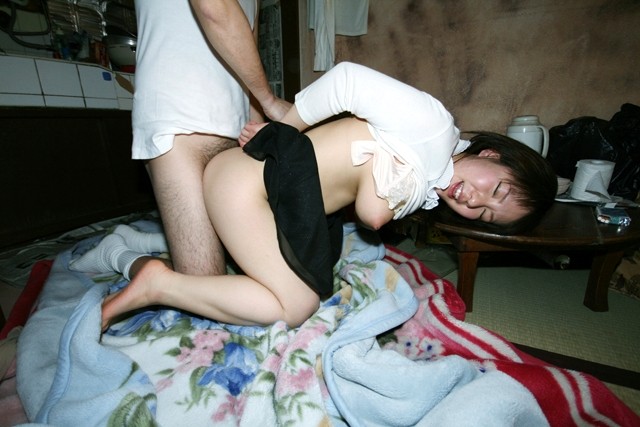 素人四畳半生中出し 42