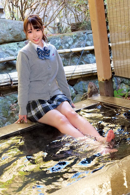 大人未満 純粋な少女の口、顔、アソコに射精し続ける温泉旅行～性に目覚める制服美少女～