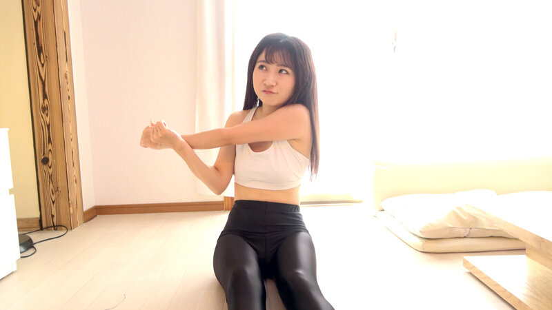 ギリギリのエッチなストレッチからの口内歯のどちんこ観察&舌ベロ顔舐めプレイ! Nana