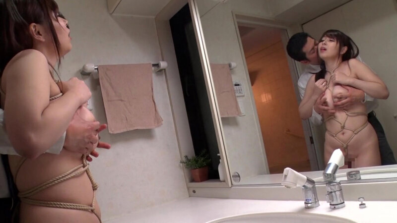 鏡の中の縛られた私…。 小川桃果