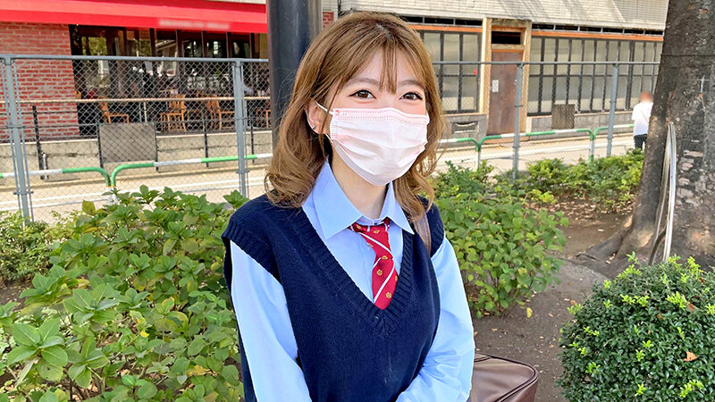 ガリガリ巨乳スレンダー 剛毛マンコから水没レベルの潮吹き!!エロすぎる敏感美少女に中出しハメ撮り【流出】