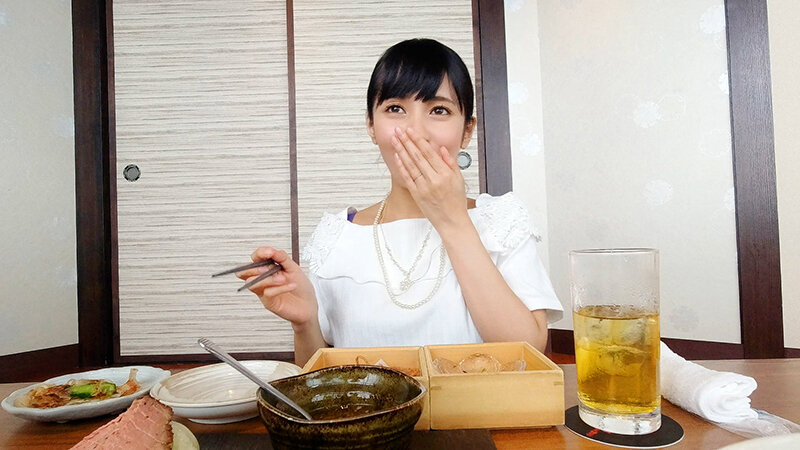 ミニ系淫乱爆乳人妻と中出し不倫!卒業すぐセレブ婚した若妻は、焦らして膨らんだ巨大生チ●ポを生膣でシゴいて潮吹き絶頂!浮気精子をたっぷり搾り取る寝取られ痴女ビッチと個人撮影