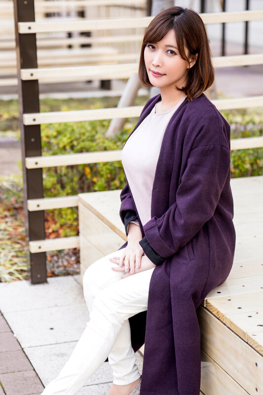 【個人】Gcupの司法書士 すみれさん43歳 孕ますまで終わらない中出し。若チンポを欲しがる美人スレンダーの浮気妻 声を押し殺しイキ乱れる