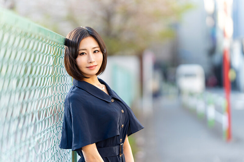 【淫乱ママ活セレブ】熟れ頃食べ頃四十路ドスケベ痴女奥さま 人妻を骨抜きにするママ活男子に滅茶苦茶に犯●れイキ狂う淫乱中出しファック!!【スレンダー美巨乳】