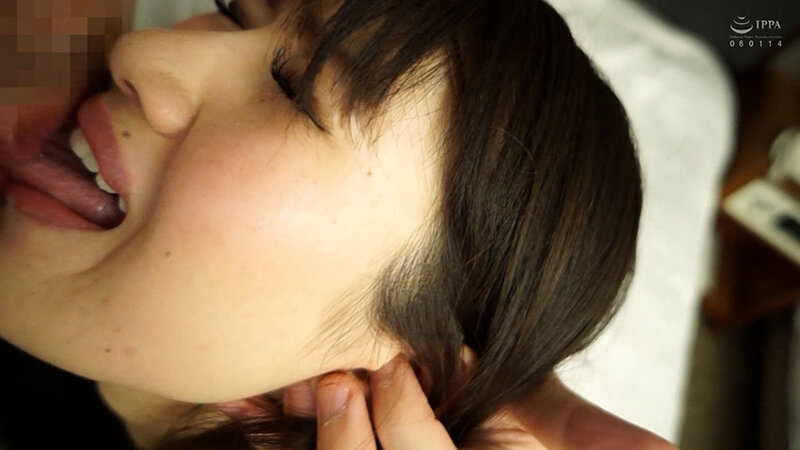 旦那に浮気されていると、自らも合コンで男漁りをする茨城のGカップ奥様をナンパして即SEX