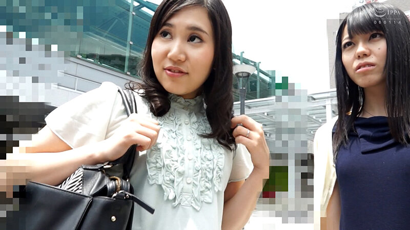 地方で見つけた清楚系黒髪人妻さんを騙してホテルに連れ込みハメまくり!スレンダーボディの白い肌が快楽に溺れる