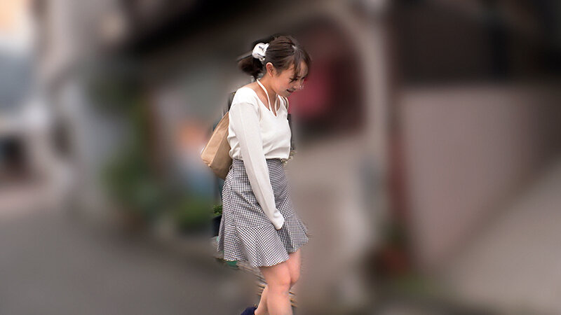 美しい神Iカップ妻が女性経験のない男子と密会…リモコンバイブ×素人女子大生=エンドレス街中絶頂