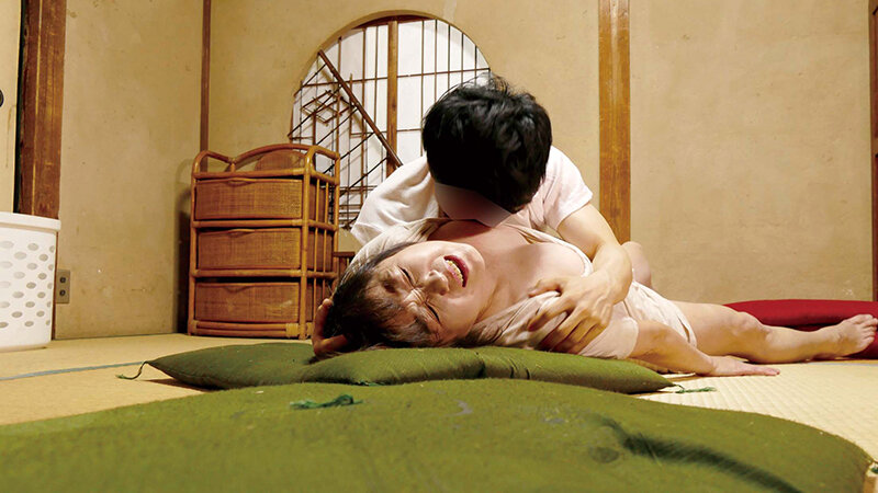 まさかこの歳でレ●プされるなんて…人妻暴行 誰にも言えない家庭内強●の実態 美熟女強●性交12人4時間