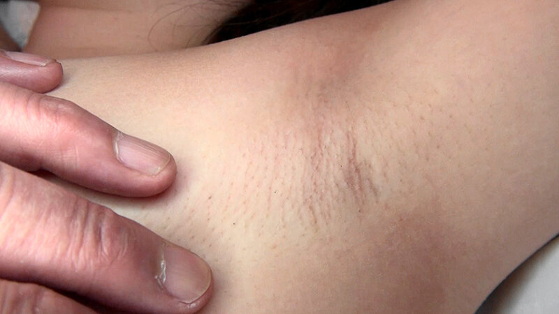 恥ずかしがる素人娘たちのワキ視姦＆責め！！2