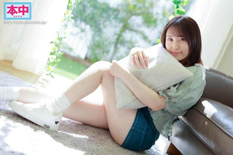 今しかできないこと見つけた! めっちゃ明るいエッチなこと大好き女子大生のはじめてのナマ中出し 清水あんな