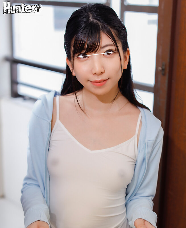 お隣さんはノーブラ透け乳首女子大生！隣に引っ越してきた女子大生が挨拶に来たけど超薄着だから乳首が透けて丸見え！当然ガン見でフル勃起！案の定…