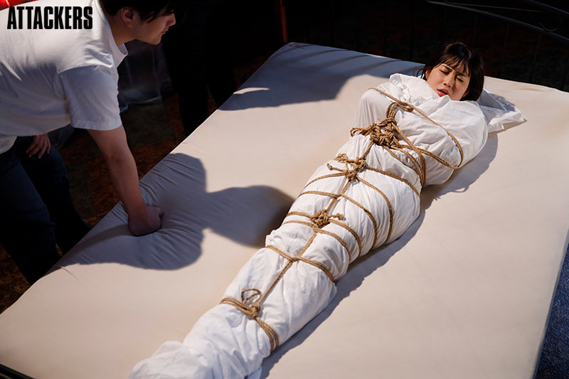 初解禁 恥辱の緊縛浣腸 藤森里穂